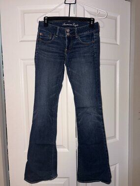 American Eagle Low Rise FlareArtist Denim Jeans in Dark Wash
